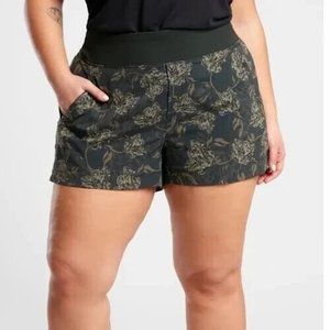 Athleta Trekkie North Printed Shorts Zip Pockets Floral Olive Green Black 20